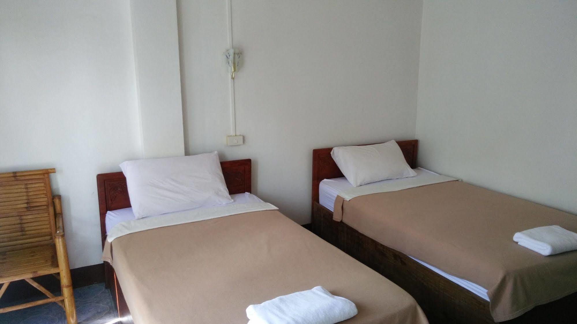 Chanthasom Guesthouse Ban Nongdouang Екстериор снимка