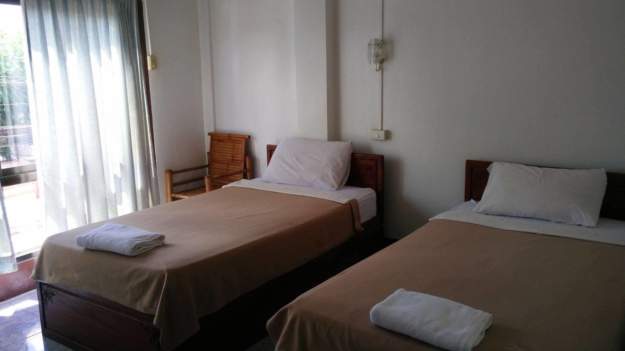 Chanthasom Guesthouse Ban Nongdouang Екстериор снимка