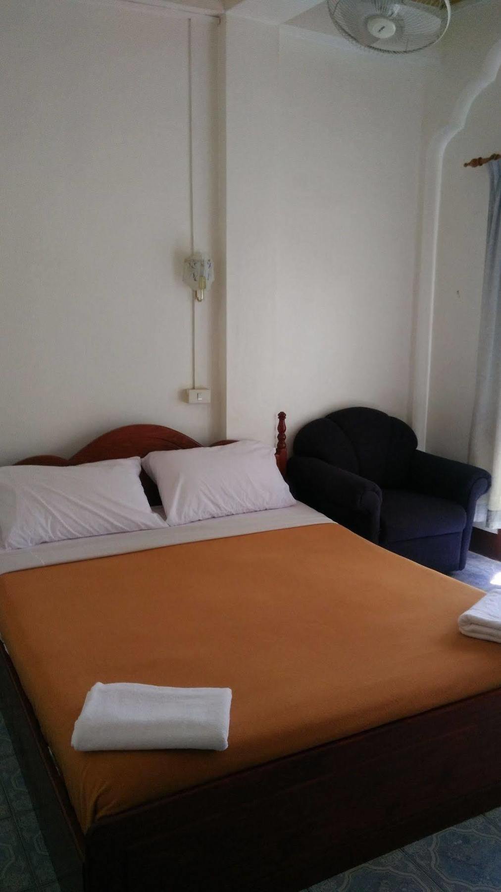 Chanthasom Guesthouse Ban Nongdouang Екстериор снимка